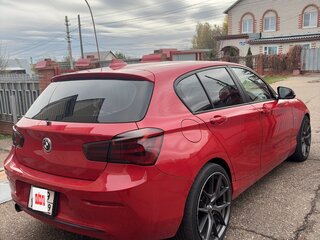 2016 BMW 1 серии 118i II (F20/F21) Рестайлинг, красный, 1490000 рублей, вид 3