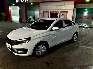 2023 Lada (ВАЗ) Vesta I Рестайлинг (NG), белый, 915000 рублей, вид 2