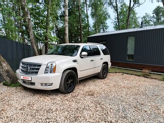 2011 Cadillac Escalade III, белый, 1790000 рублей, вид 1