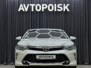 2017 Toyota Camry VII (XV50) Рестайлинг 2, белый, 2079000 рублей, вид 2