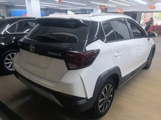 2022 Toyota Yaris L XP150 Рестайлинг, белый, 1200000 рублей, вид 4