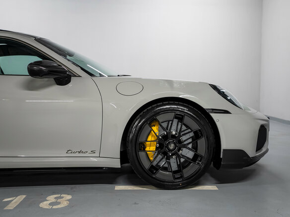 2026 Porsche 911 Turbo S VIII (992) Рестайлинг, серый - вид 13