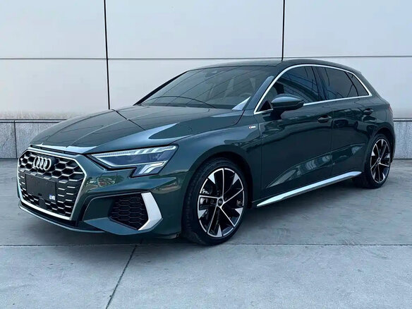 2022 Audi A3 Sportback 35 TFSI IV (8Y), зелёный, 2200000 рублей - вид 3
