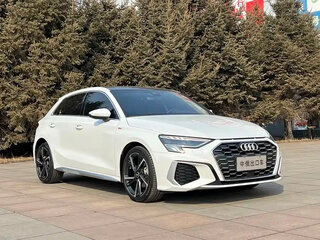 2023 Audi A3 Sportback 35 TFSI IV (8Y), белый, 1725025 рублей, вид 3