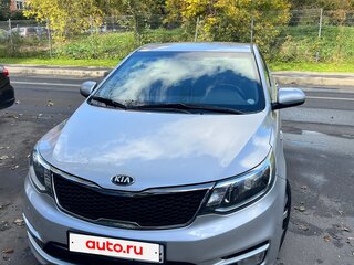 2016 Kia Rio III Рестайлинг, серебристый, 1250000 рублей, вид 2