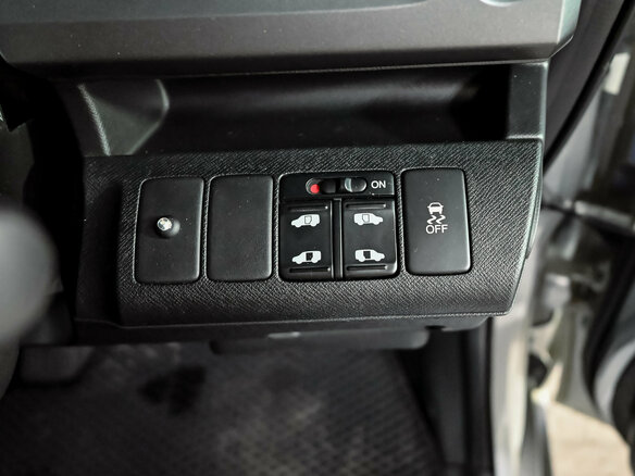 2010 Honda Stepwgn Spada IV, серый - вид 16