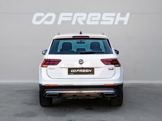 2017 Volkswagen Tiguan II, белый, 2491000 рублей, вид 4