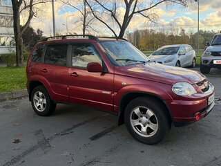 2011 Chevrolet Niva I Рестайлинг, красный, 359990 рублей, вид 3