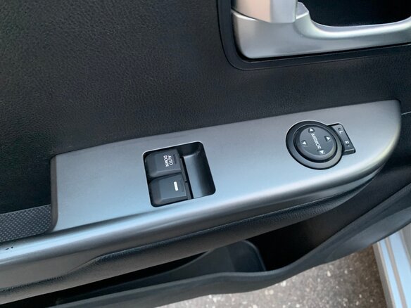 2016 Kia Rio III Рестайлинг, серебристый - вид 23