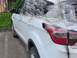 2017 Ford Kuga II Рестайлинг, белый, 950000 рублей, вид 3
