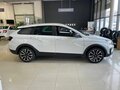 2025 Lada (ВАЗ) Vesta SW Cross I Рестайлинг (NG), белый - вид 4