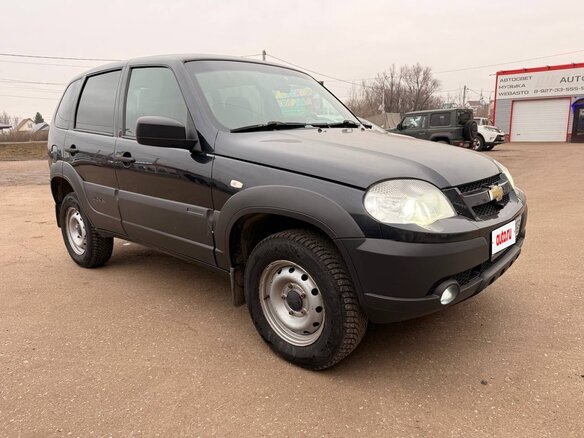 2019 Chevrolet Niva I Рестайлинг, чёрный, 620000 рублей - вид 4