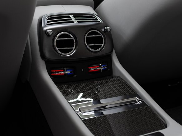 2021 Rolls-Royce Dawn Black Badge, чёрный, 45000000 рублей - вид 21