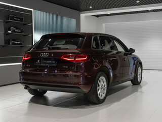 2015 Audi A3 III (8V), красный, 1470000 рублей, вид 4
