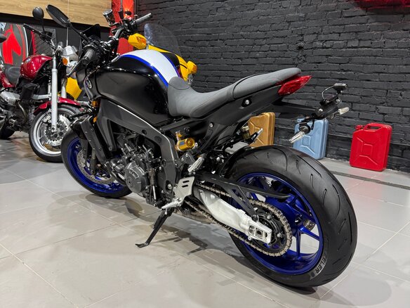 2021 Yamaha MT-09 (FZ-09), чёрный, 935000 рублей - вид 10
