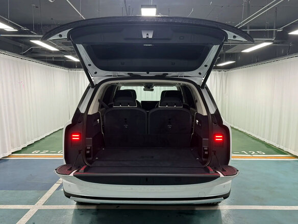2026 Zeekr 9X 55 kWh (до 3.5 т), белый, 9800700 рублей - вид 14