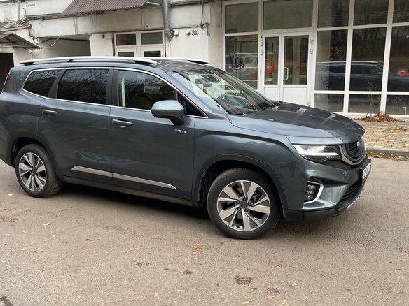 2023 Geely Okavango I, серый, 2150000 рублей - вид 2