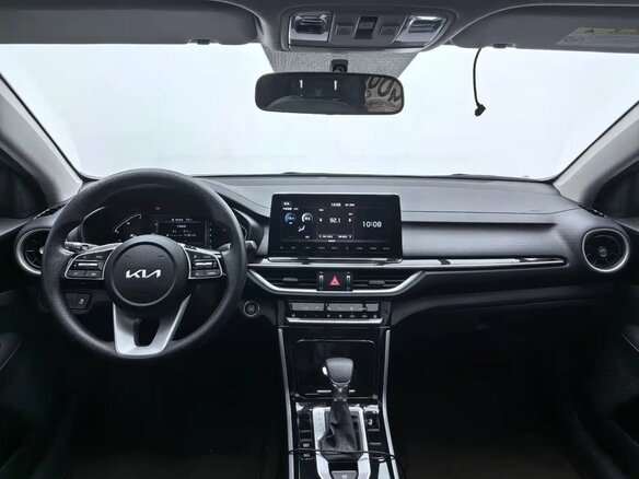 2021 Kia K3 II (China Market), белый, 1400000 рублей - вид 3