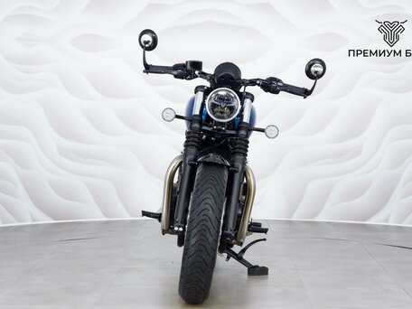 2026 Triumph Bonneville Bobber, чёрный, 2099000 рублей, вид 4