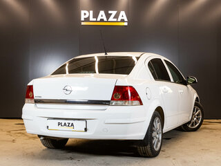 2011 Opel Astra H Рестайлинг, белый, 550000 рублей, вид 3