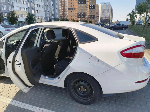 2018 Ford Fiesta Mk6 Рестайлинг, белый, 749000 рублей - вид 14