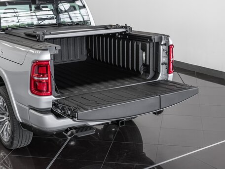 2026 Ram 1500 Crew Cab V Рестайлинг, серебристый, 10390000 рублей, вид 5