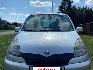 1999 Toyota Yaris Verso, серебристый, 470000 рублей, вид 2