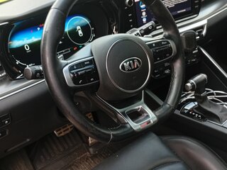 2021 Kia K5 III, жёлтый, 2300000 рублей, вид 4