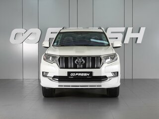 2019 Toyota Land Cruiser Prado 150 Series Рестайлинг 2, белый, 5239000 рублей, вид 3