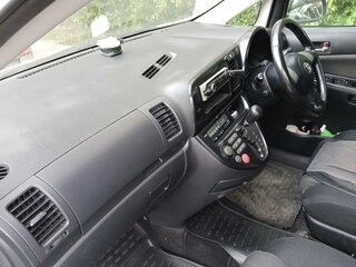 2003 Toyota Wish I, белый, 690000 рублей, вид 5