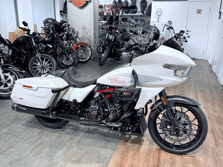 2024 Harley-Davidson CVO Road Glide ST, белый, 4899000 рублей, вид 2