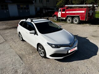 2015 Toyota Auris II Рестайлинг, белый, 1290000 рублей, вид 1