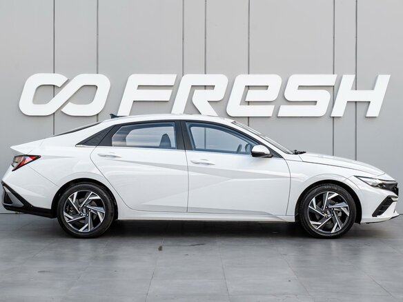 2024 Hyundai Elantra VII (CN7) Рестайлинг, белый - вид 4