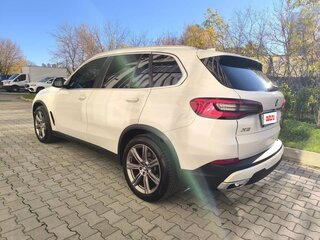 2019 BMW X5 30d IV (G05/G18), белый, 4750000 рублей, вид 5