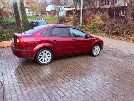 2008 Ford Focus II Рестайлинг, красный, 490000 рублей, вид 1