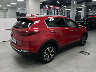 2018 Kia Sportage IV Рестайлинг, серебристый, 2080000 рублей, вид 5