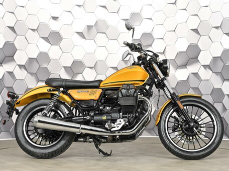 2016 Moto Guzzi V 9, жёлтый, 577000 рублей, вид 3