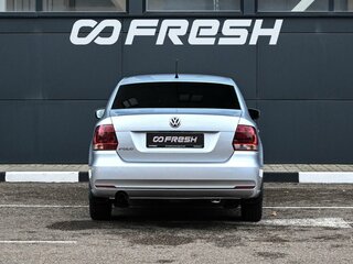 2016 Volkswagen Polo V Рестайлинг, серебристый, 1249000 рублей, вид 4
