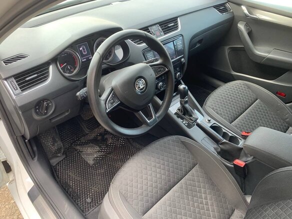 2017 Skoda Octavia III (A7), белый, 1170000 рублей - вид 20