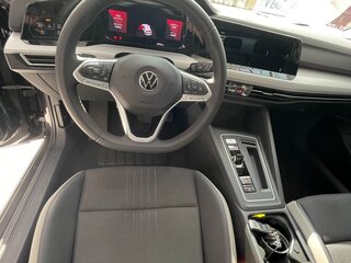 2022 Volkswagen Golf VIII, чёрный, 2800000 рублей, вид 5