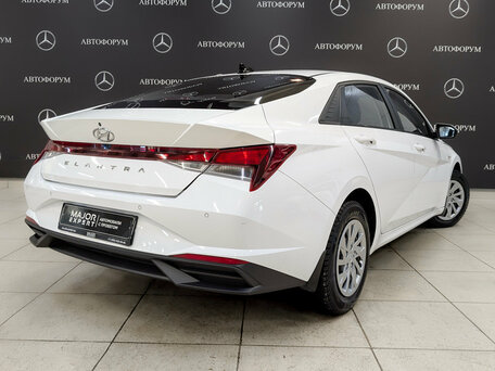 2022 Hyundai Elantra VII (CN7), белый, 1865000 рублей, вид 5