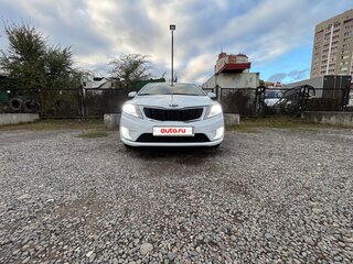 2014 Kia Rio 6-speed III, белый, 930000 рублей, вид 3