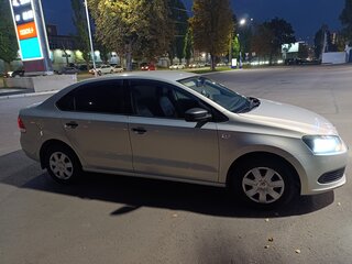 2014 Volkswagen Polo V, серебристый, 775000 рублей, вид 3