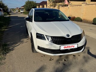 2018 Skoda Octavia III (A7) Рестайлинг, белый, 1749000 рублей, вид 3