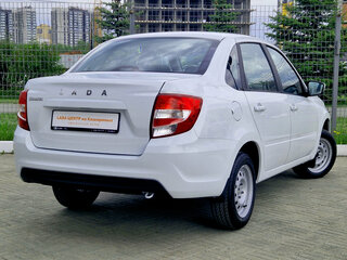 2026 Lada (ВАЗ) Granta I Рестайлинг, белый, 1110000 рублей, вид 5