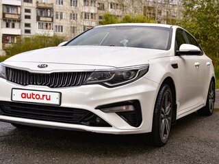 2018 Kia Optima IV Рестайлинг, белый, 1750000 рублей, вид 1