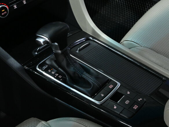 2017 Kia Optima IV, коричневый, 1499000 рублей - вид 10
