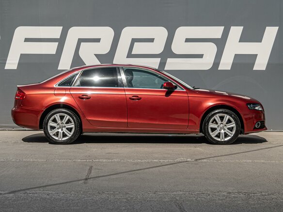 2010 Audi A4 IV (B8), красный - вид 4
