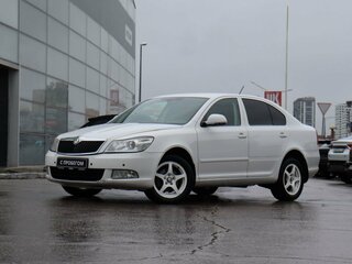 2011 Skoda Octavia II (A5) Рестайлинг, белый, 750000 рублей, вид 1