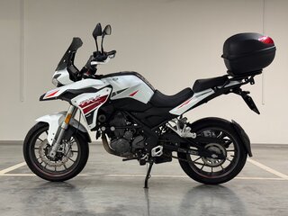 2023 Benelli TRK 251, белый, 299990 рублей, вид 5